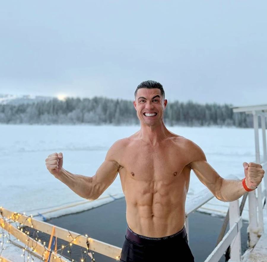 Cristiano Ronaldo hartuje swoją odporność w lodowatej wodzie w Laponii – morsowanie, trend wśród gwiazd